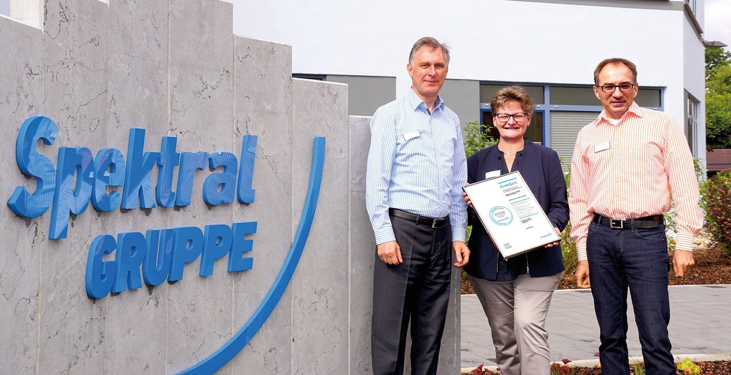 Creditreform zeichnet Spektral-Haus GmbH mit dem Crefozert aus